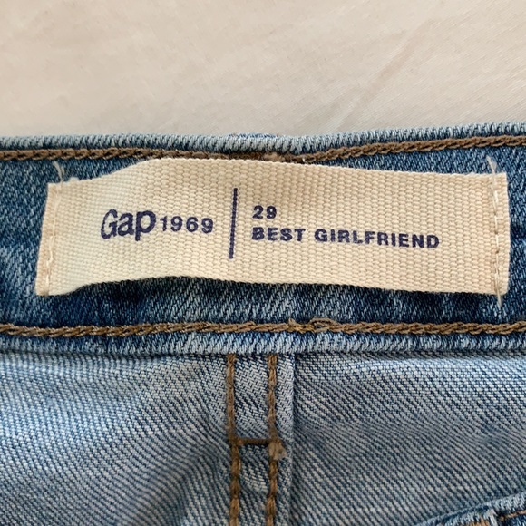 Gap  lightwash distressed girlfriend jeans - Picture 6 of 6